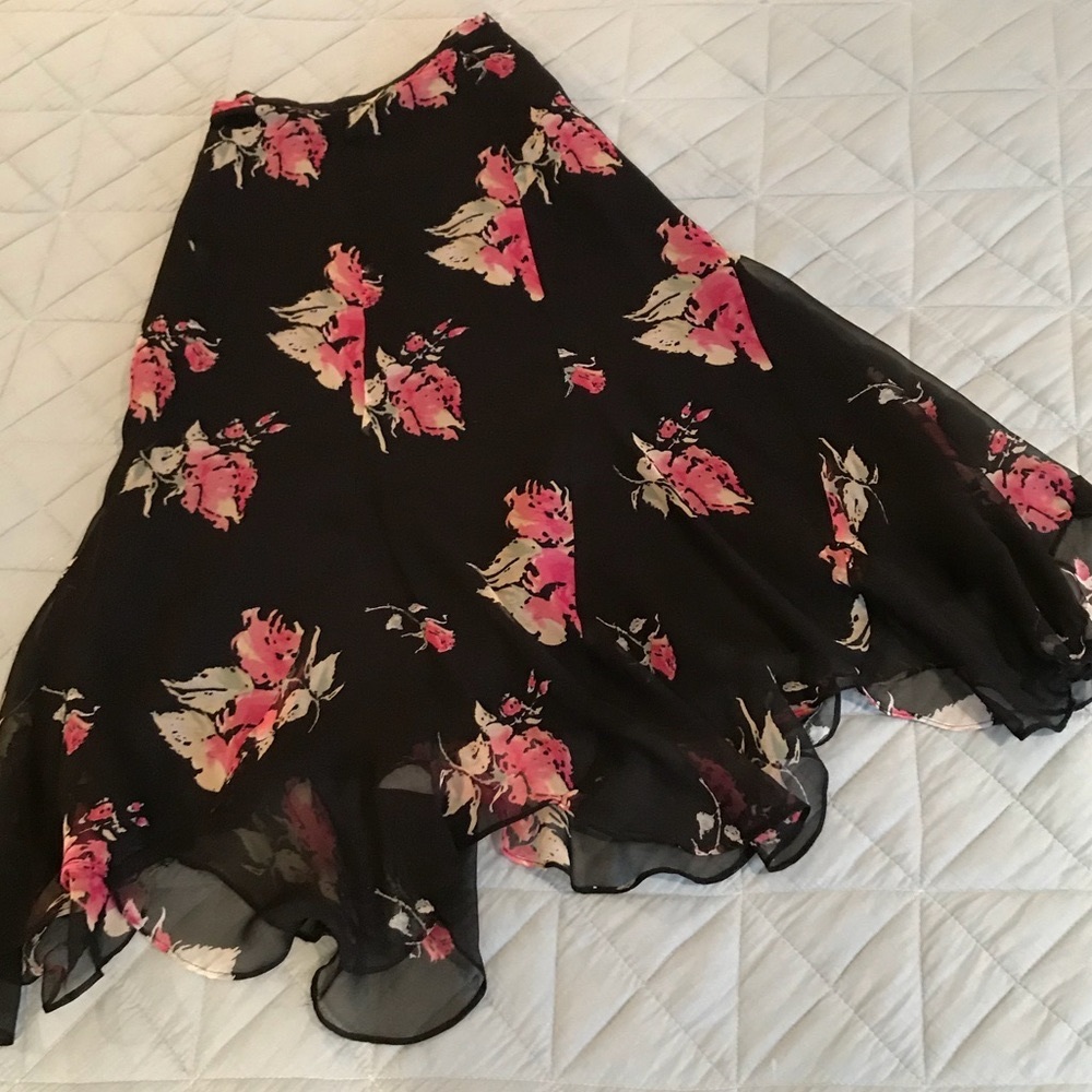 🌷Dance the night away swirl skirt